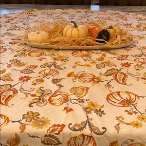 Round tablecloth. 60 inch diameter